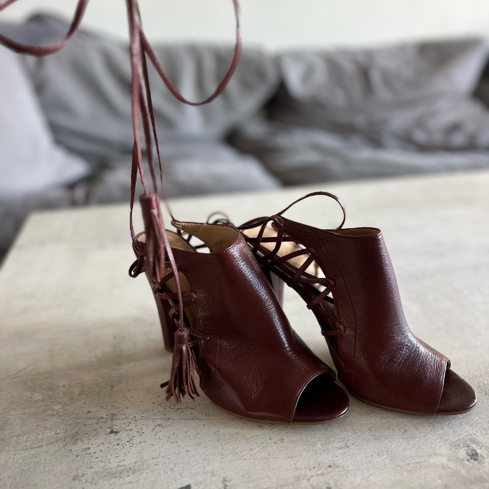 Banana Republic Brown Leather Mule Heels w/Tassle Ties, Size 9